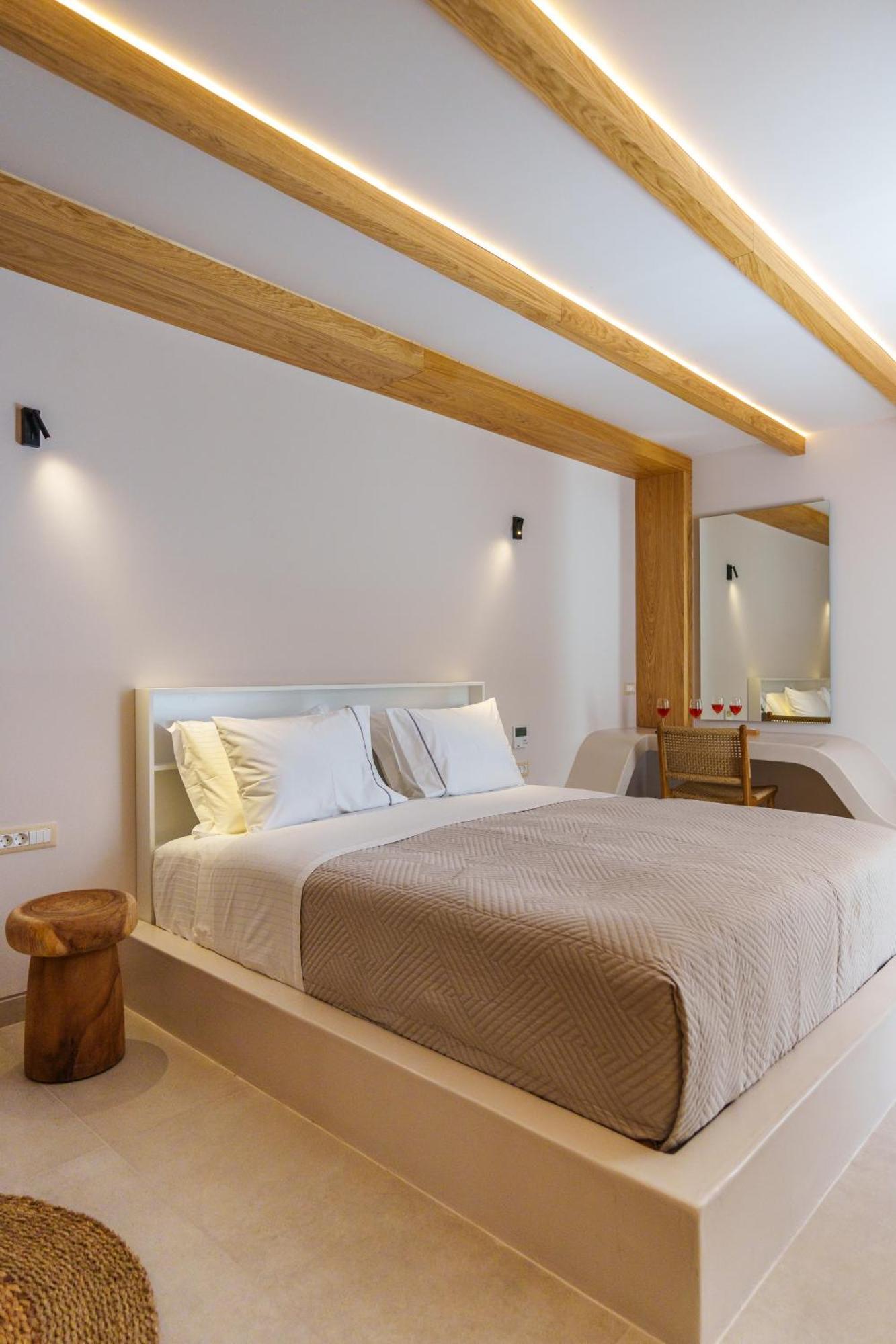 Willa Halo Santorini - Living Experience *