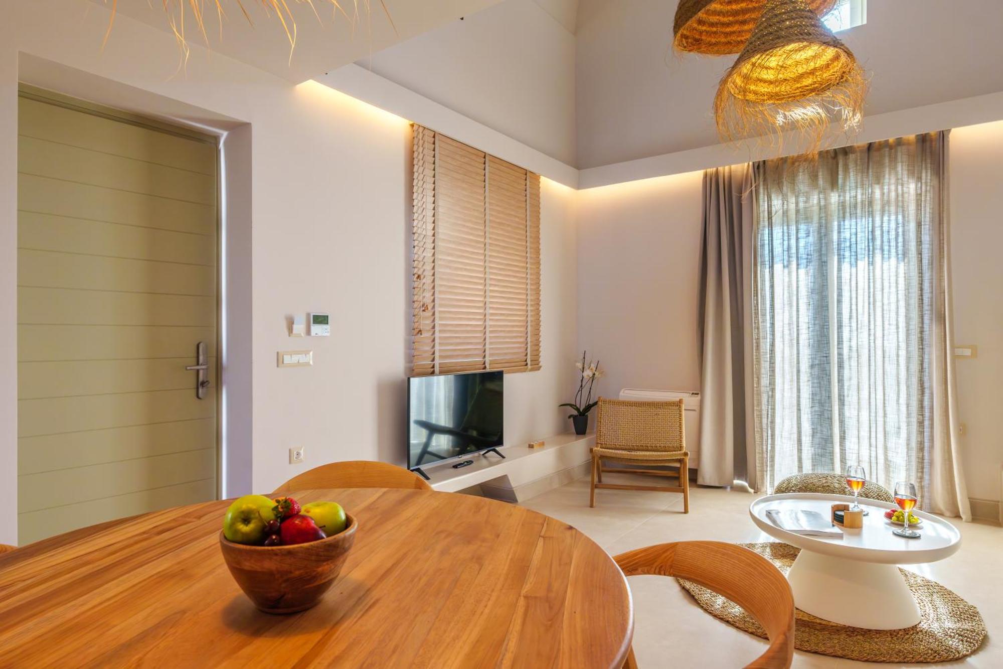 Halo Santorini - Living Experience *