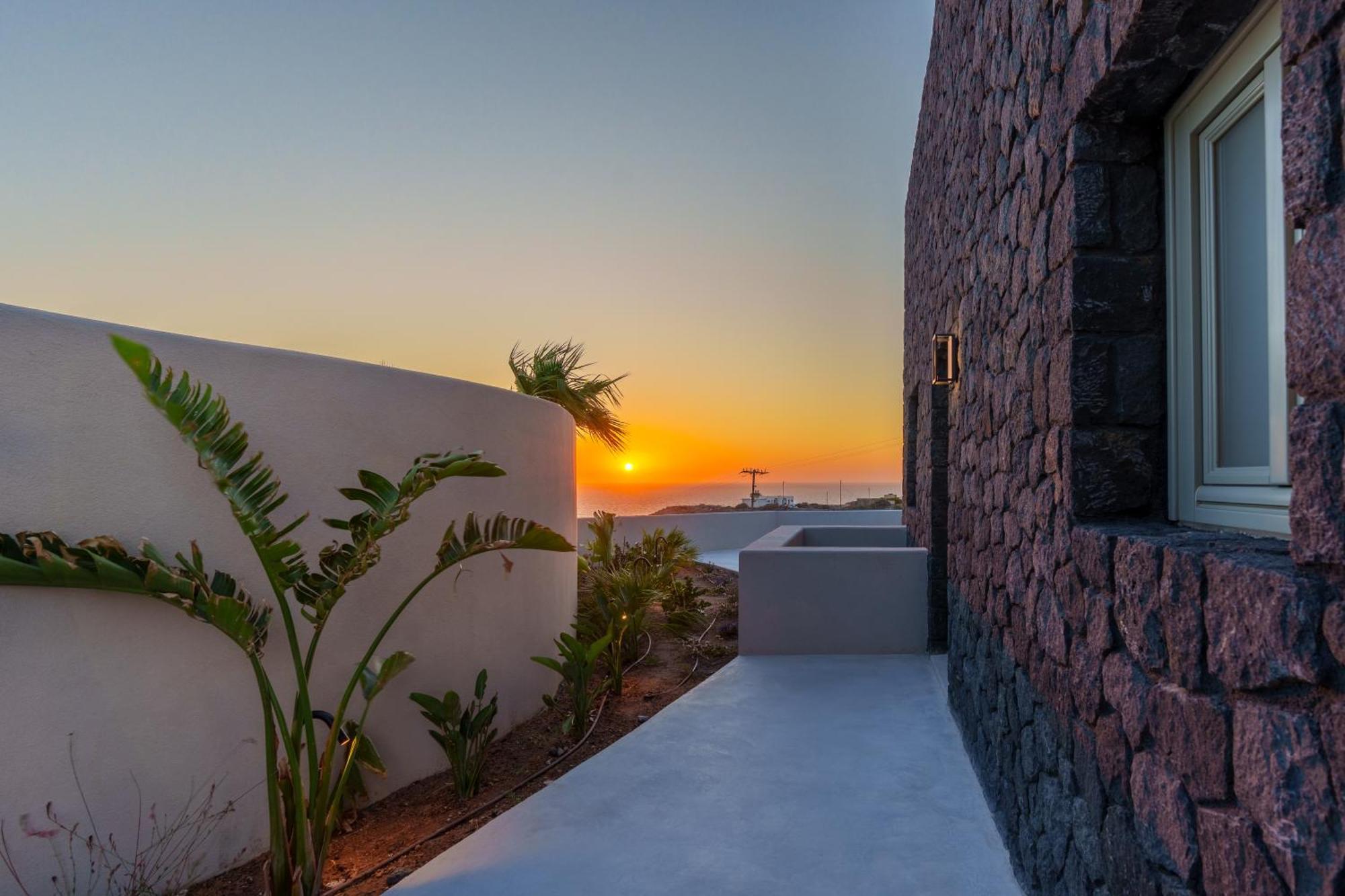 Halo Santorini - Living Experience