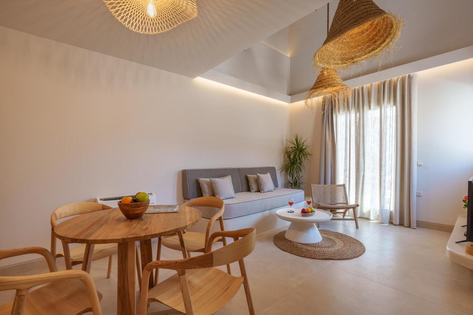 Halo Santorini - Living Experience